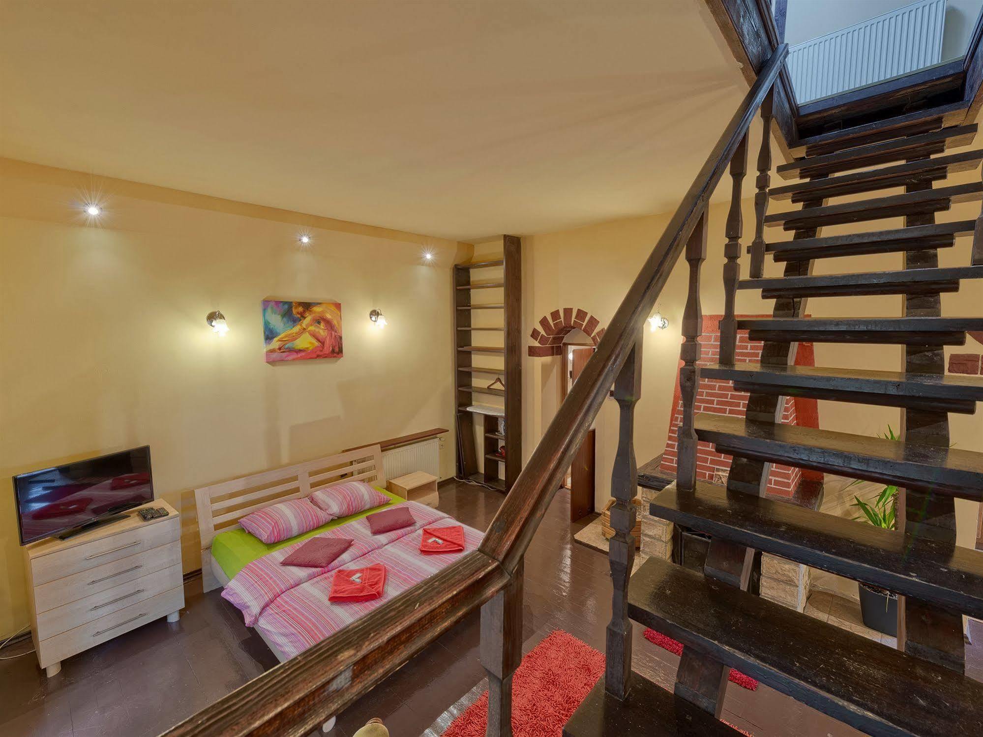 Apartments Princess Krakow Luaran gambar